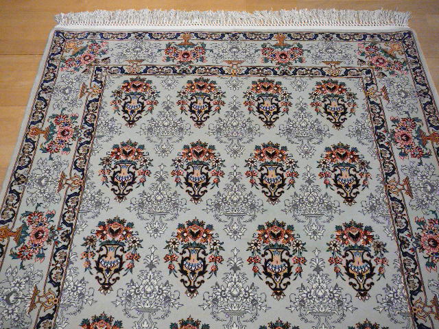 Isfahan Persian rug super fine 5.5 x 3.5 ft - 167 x 106 cm