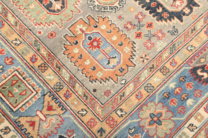 Kazak Rug 8x10 ft Hand-Knotted Carpet from Afghanistan 12470056 for living room or dining room.
Afghan Kazak Teppich 250 x 300 cm für Esszimmer oder Wohnzimmer. Tapis afghan Kazak 250x300 cm pour salle à manger ou salon.
