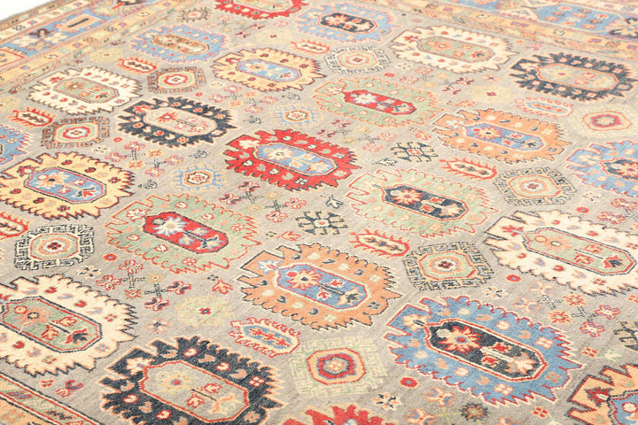 Kazak Rug 8x10 ft Hand-Knotted Carpet from Afghanistan 12470056 for living room or dining room.
Afghan Kazak Teppich 250 x 300 cm für Esszimmer oder Wohnzimmer. Tapis afghan Kazak 250x300 cm pour salle à manger ou salon.