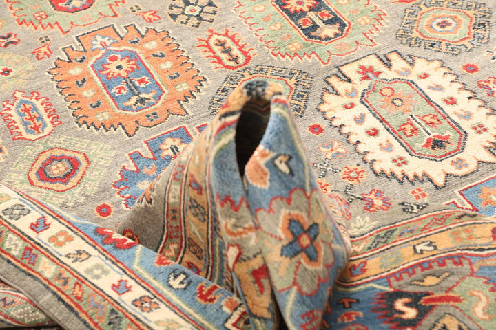 Kazak Rug 8x10 ft Hand-Knotted Carpet from Afghanistan 12470056 for living room or dining room.
Afghan Kazak Teppich 250 x 300 cm für Esszimmer oder Wohnzimmer. Tapis afghan Kazak 250x300 cm pour salle à manger ou salon.