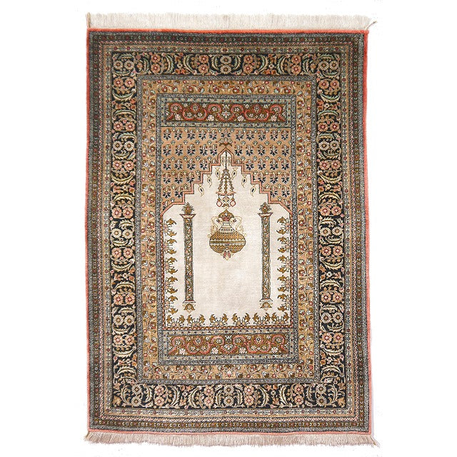 Qum Silk Rug 5.2 x 3.4 ft hand-knotted 150 x 100 cm
