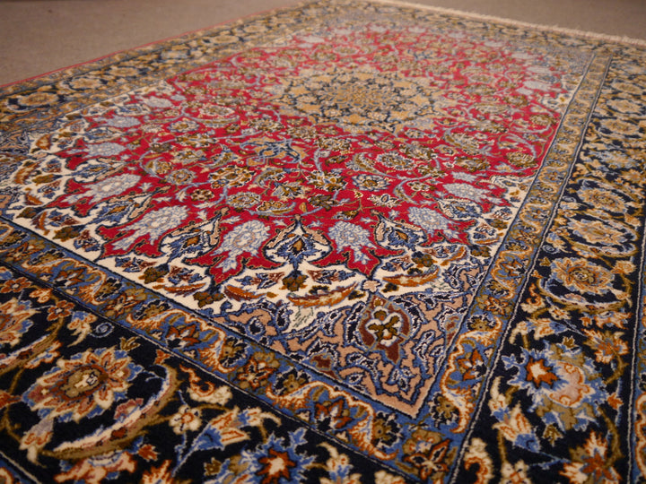 Isfahan rug super fine 5.10 x 3.7 ft - 178 x 111 cm
