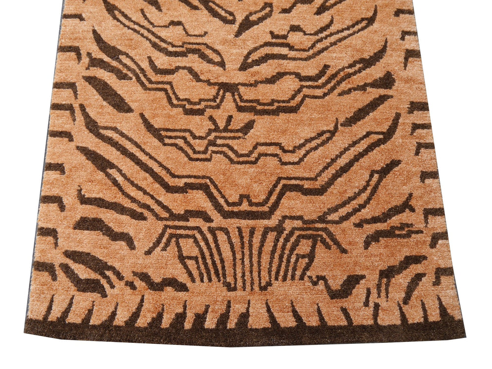 Tibetan Tiger Rug 6 x 3 ft hand-knotted
Exclusive Tibetan Tiger rug, hand-knotted from wool, Rug No.: 15689