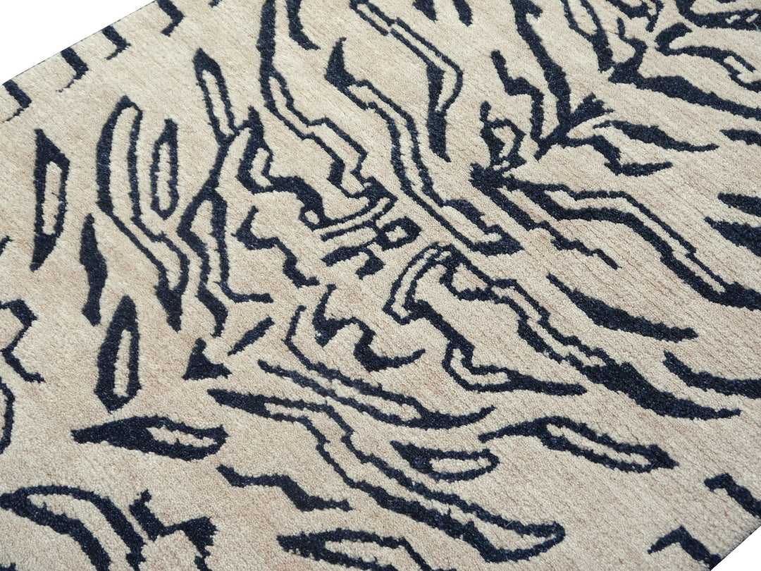 15692 Tibetan Tiger Rug 6 x 3 ft Beige Charcoal