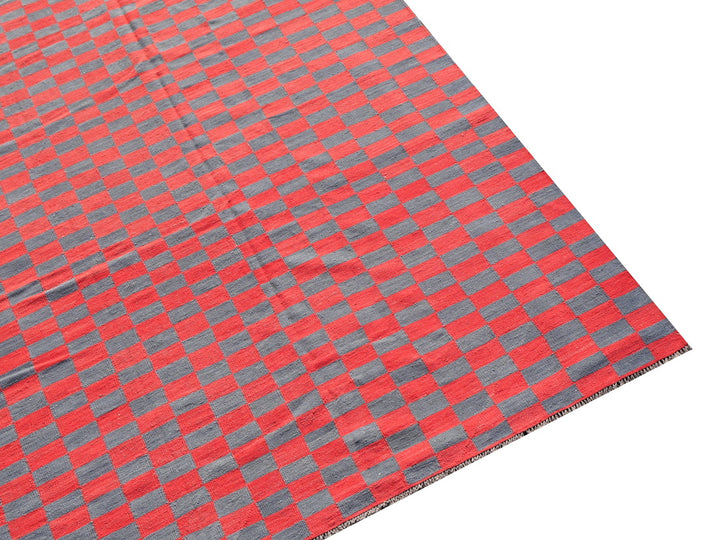This outstanding room size Kilim rug with MAZANDARAN style has a minimalistic design and finds it´s roots in Art Deco. It goes great with reduced and modern styles, brutalist or south western interior design. 15 x 12 ft is a great size for a dining room, living room or a bedroom. For a Kilim item, it is a oversized carpet. Bring the RED CARPET to your home. 16249