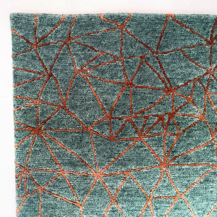 Makalu Design Rug Domus 6 x 4 ft MD 393 VEG LS for living room, dining room, bedroom - 180 x 120 cm Hand-knotted designer rug - our luxury quality rugs are not tufted or hand loomed. They are all hand knotted with finest materials.