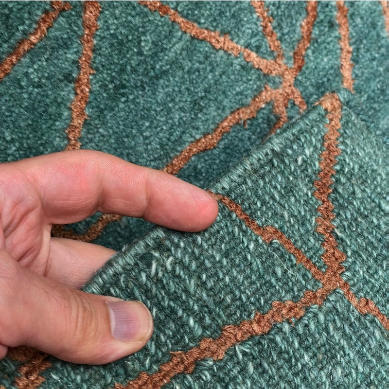 Makalu Design Rug Domus 6 x 4 ft MD 393 VEG LS for living room, dining room, bedroom - 180 x 120 cm Hand-knotted designer rug - our luxury quality rugs are not tufted or hand loomed. They are all hand knotted with finest materials.