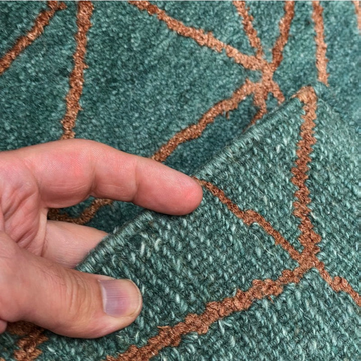 Makalu Design Rug Domus 6 x 4 ft MD 393 VEG LS for living room, dining room, bedroom - 180 x 120 cm Hand-knotted designer rug - our luxury quality rugs are not tufted or hand loomed. They are all hand knotted with finest materials.
