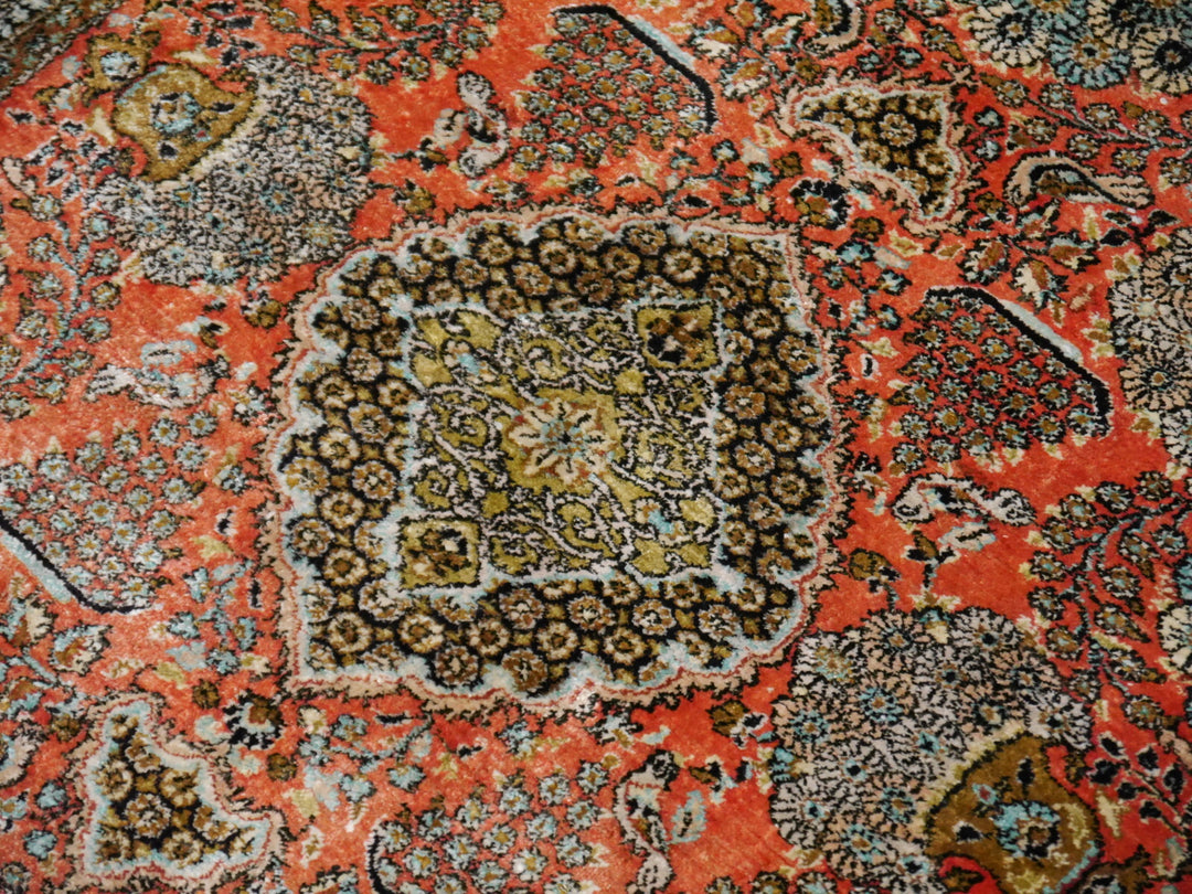 Qum Silk rug Persian Ghom Carpet hand-knotted 14780 Teppich Seide  Tapis soie