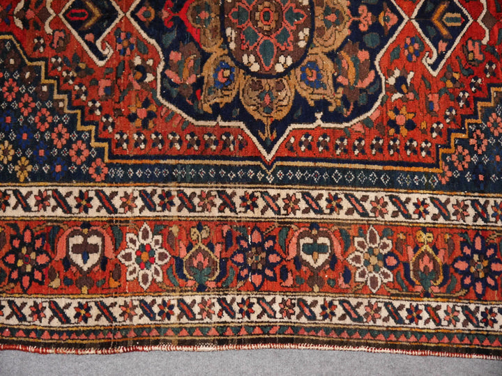 Bakhitar rug vintage 6.7 x 4.4 ft