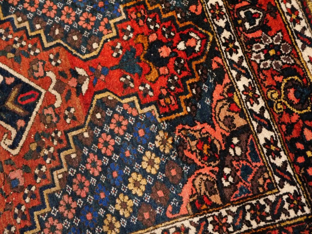 Bakhitar rug vintage 6.7 x 4.4 ft