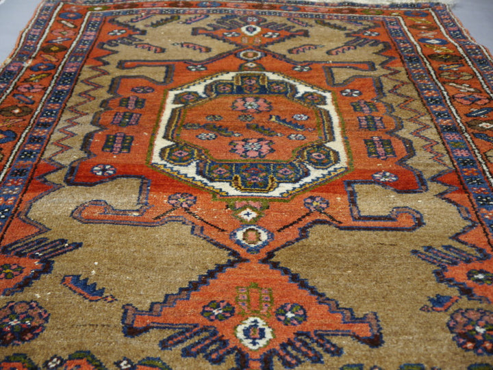 Tapis vintage usé à la perfection 6 x 4 pi 15373
