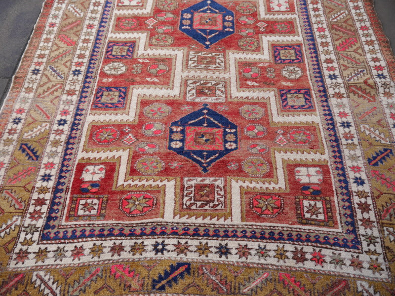 Heriz Vintage Rug hand knotted wool