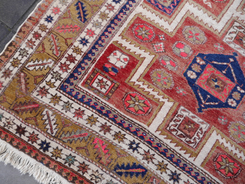 Heriz Vintage Rug hand knotted wool