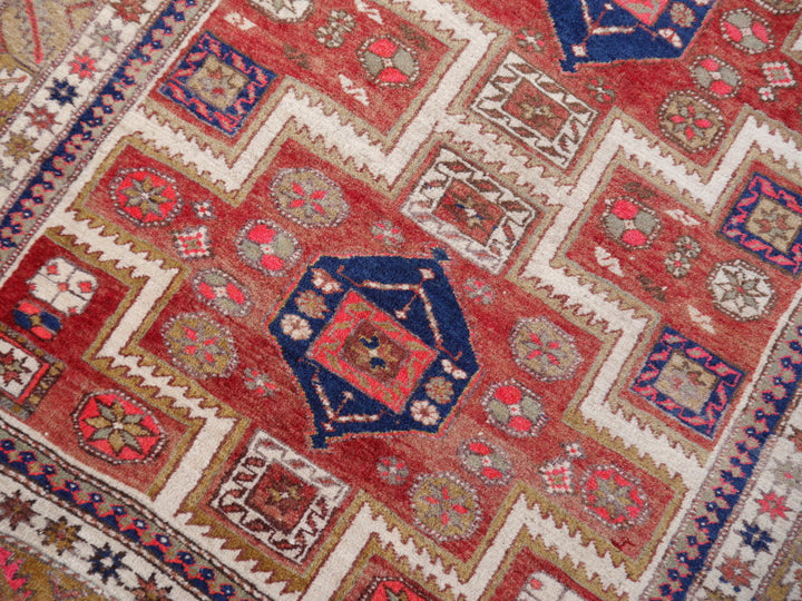 Heriz Vintage Rug hand knotted wool