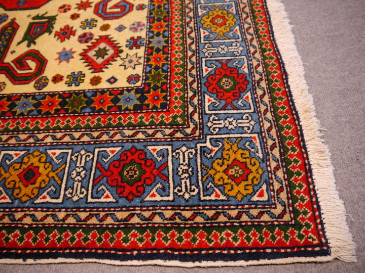 Perpedil rug medallion and motif detail – 09822