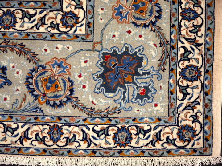 Corner border detail with palmettes of the Kashan rug — 12102