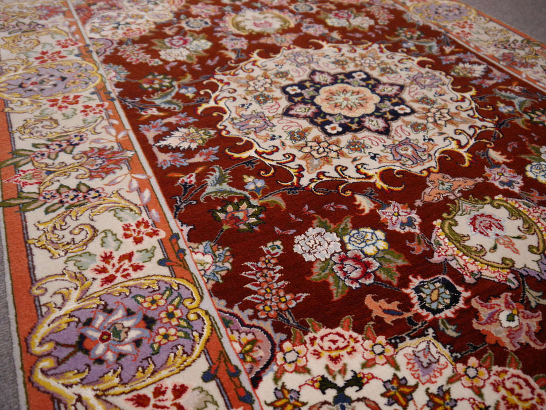 Tabriz rug field and ivory border detail – 12250