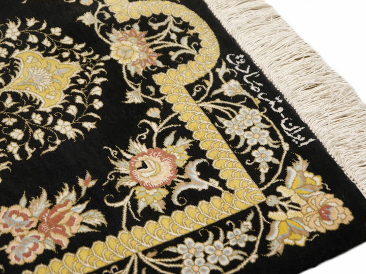 Qum silk rug pile and silk sheen detail – 13195