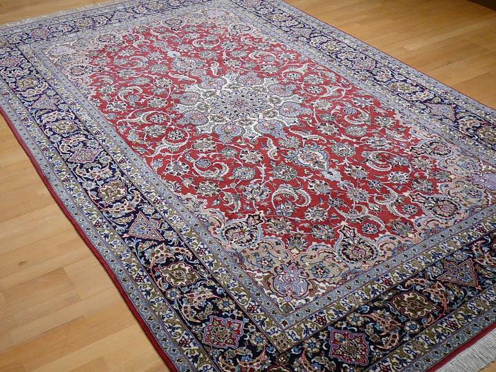Shop the luxurious Isfahan rug, a perfect Persian rug made from Kurkwool and Silk. Size 10'9'' x 6'6''. Handwoven elegance for your home decor. 13592 Djoharian 