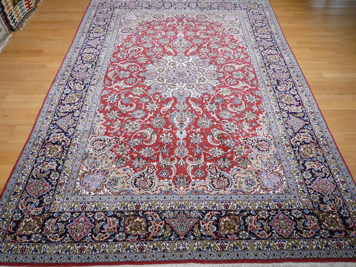 Shop the luxurious Isfahan rug, a perfect Persian rug made from Kurkwool and Silk. Size 10'9'' x 6'6''. Handwoven elegance for your home decor. 13592 Djoharian 