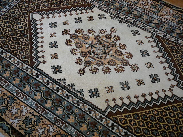 Vintage Berber-Knüpfteppich Tunesien – Detail Knüpfung und Wollqualität