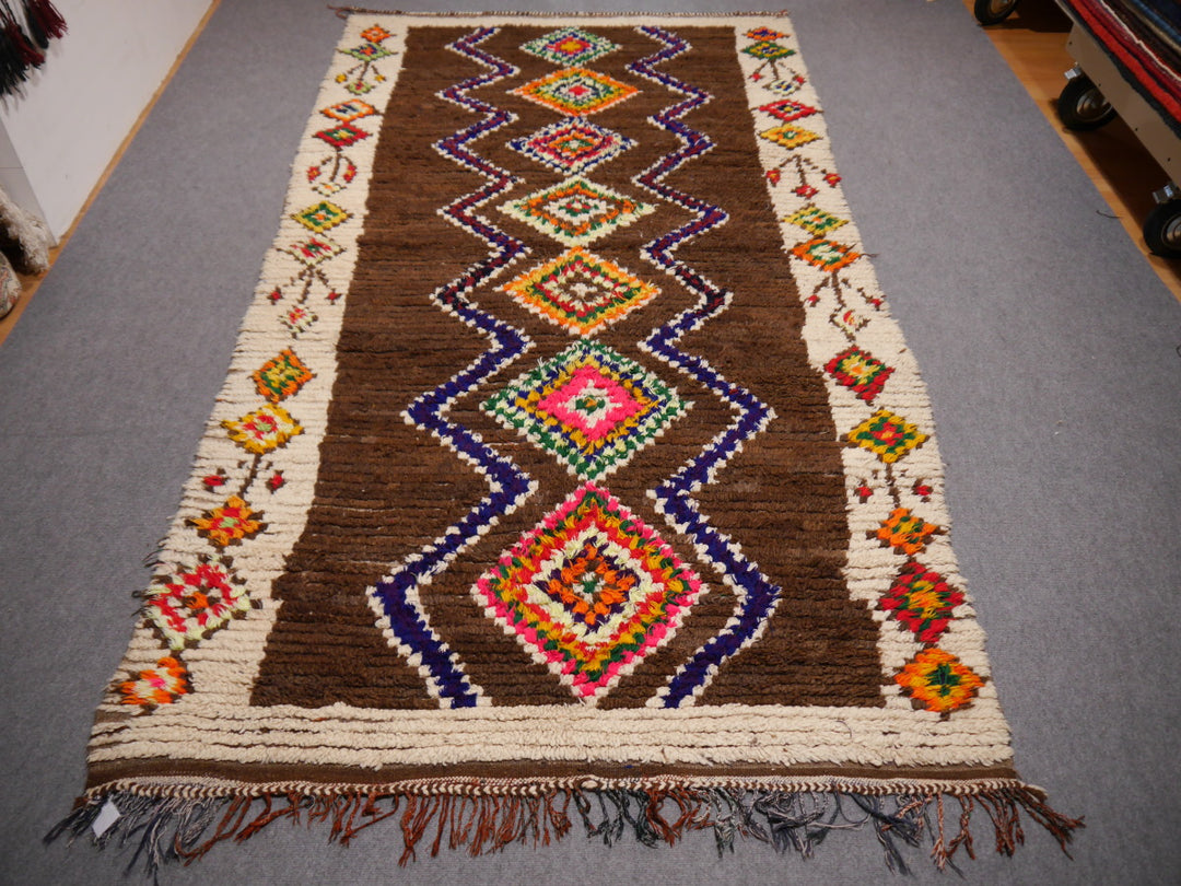 Azilal vintage Berber rug — diamond pattern detail