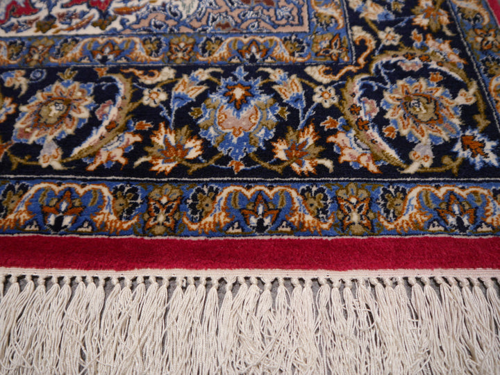 Isfahan rug super fine 5.10 x 3.7 ft - 178 x 111 cm