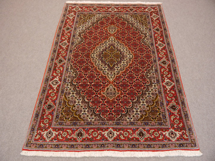 Tabriz Mahi rug field and motif detail – 14752