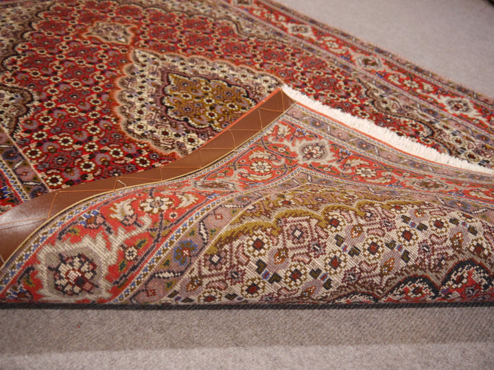 Tabriz Mahi rug fringe and border detail – 14752