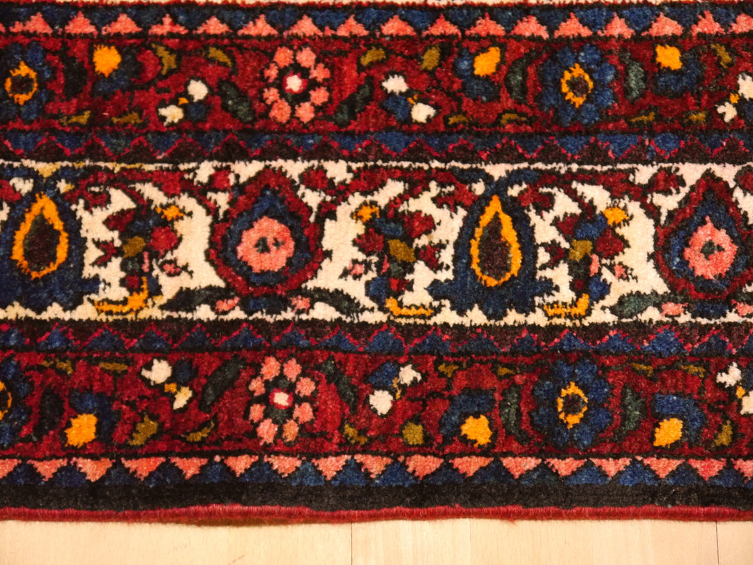 Abadeh Persian Rug 208x150 cm (6.82x4.92 ft) – Semi Antique Vintage Hand-Knotted Wool Carpet (1950s/60s)