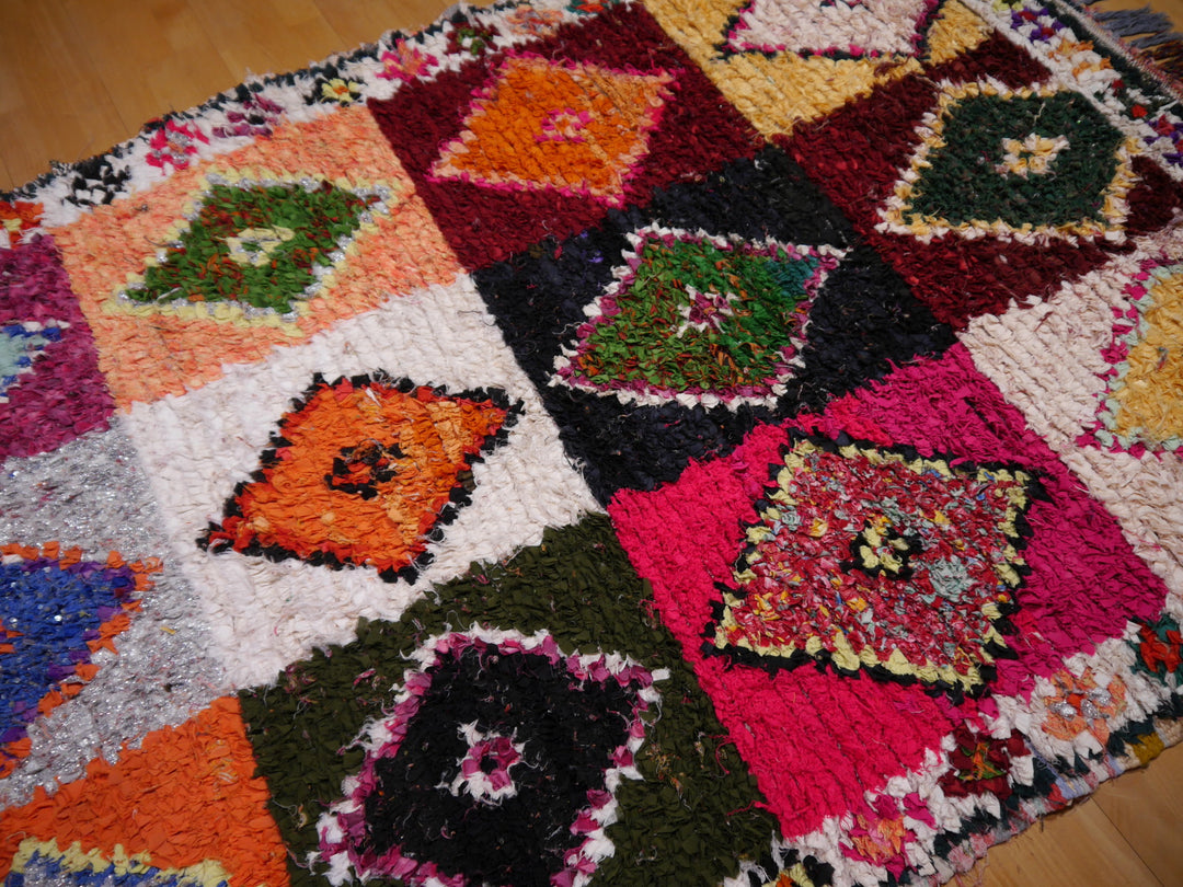 Boucherouite Berber rug – close-up of recycled fabric pile