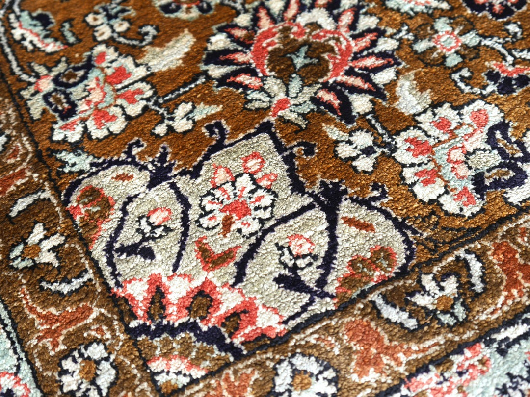 Qum Ghom Silk Classic Medaillon Rug hand-knotted super fine 5.8 x 3.8 ft - 178 x 108 cm.