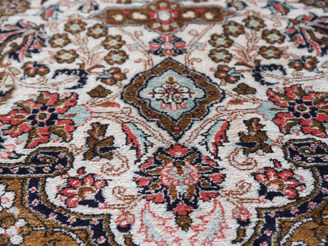 Qum Ghom Silk Classic Medaillon Rug hand-knotted super fine 5.8 x 3.8 ft - 178 x 108 cm.