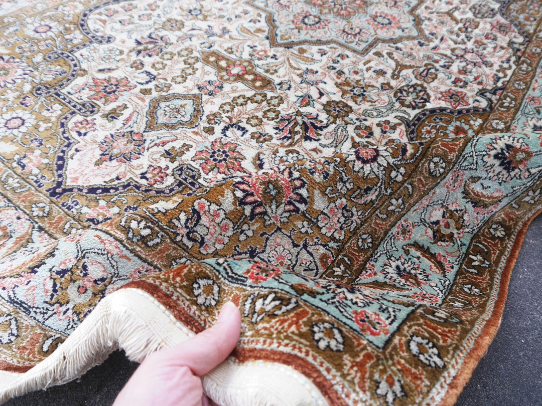 Qum Ghom Silk Classic Medaillon Rug hand-knotted super fine 5.8 x 3.8 ft - 178 x 108 cm.