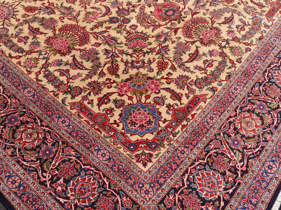 Antique Kashan Dabir rug corner and border detail — 15561