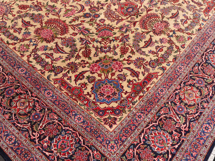 Antique Kashan Dabir rug corner and border detail — 15561