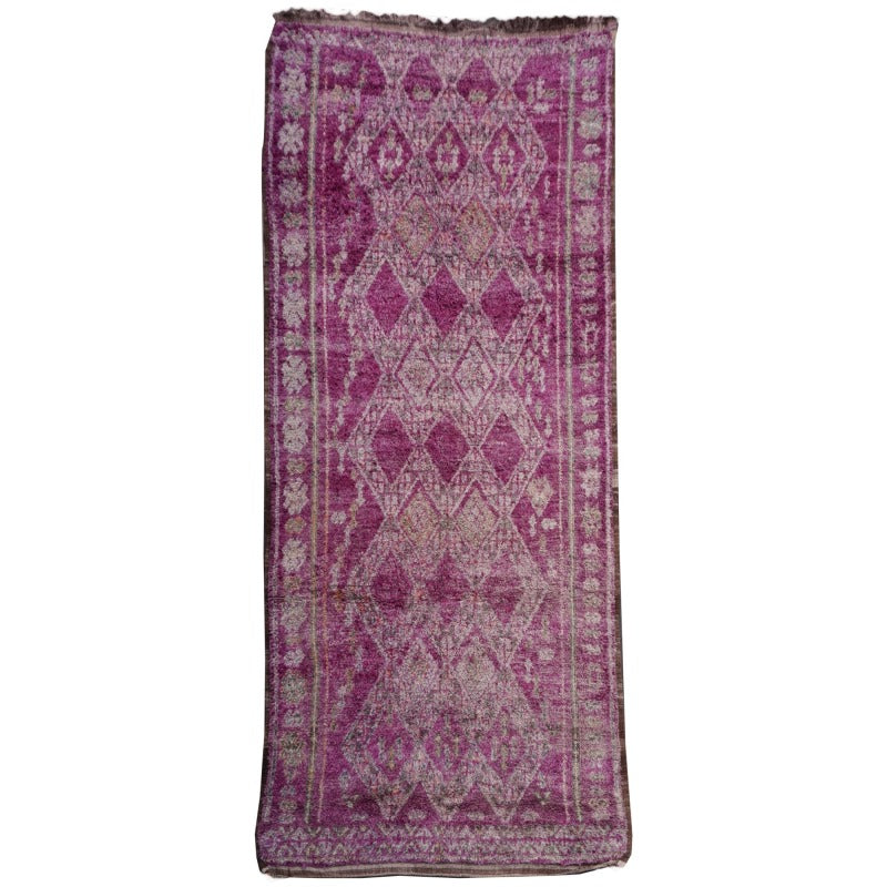 Vintage Beni Mguild Moroccan Berber rug 435 × 190 cm, lilac and lavender diamond lattice — full overview