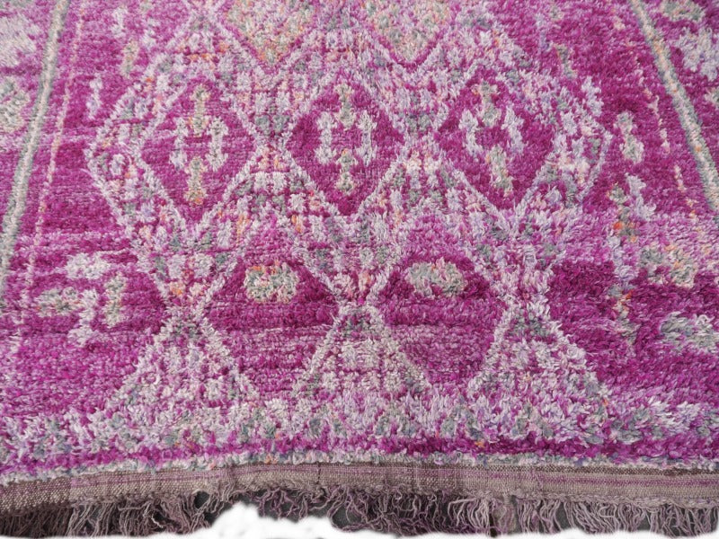 Beni Mguild Berber rug — diamond lattice detail with lilac field