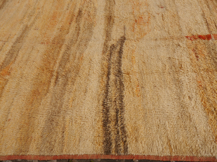 Beni Mguild vintage rug — corner detail