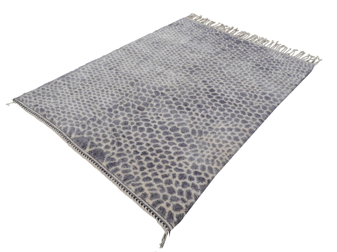 Zarah leopard rug — grey markings detail