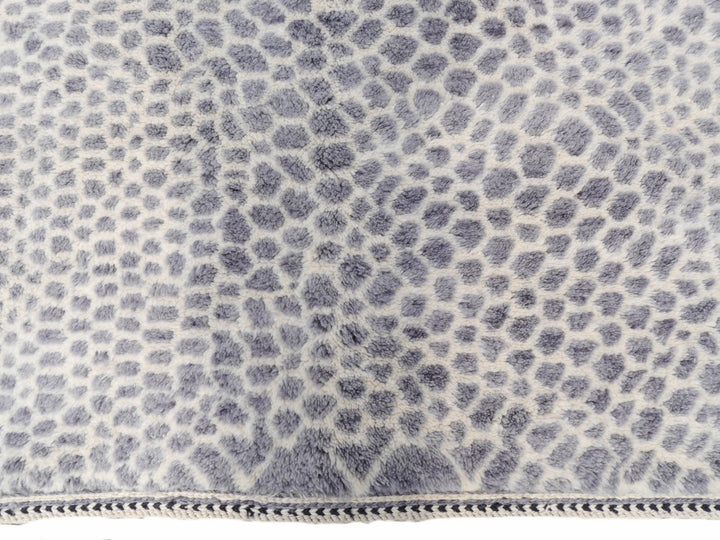Zarah leopard rug — full pattern field