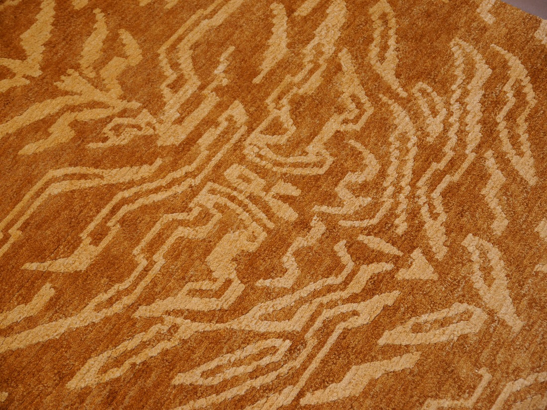 Tibetan rug Tiger silk and wool in colors sand and cashew, hand-knotted&nbsp;6 x 3 ft, Item no. 16078