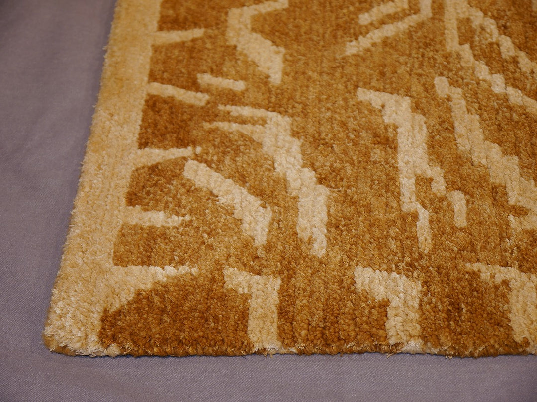 Tibetan rug Tiger silk and wool in colors sand and cashew, hand-knotted&nbsp;6 x 3 ft, Item no. 16078