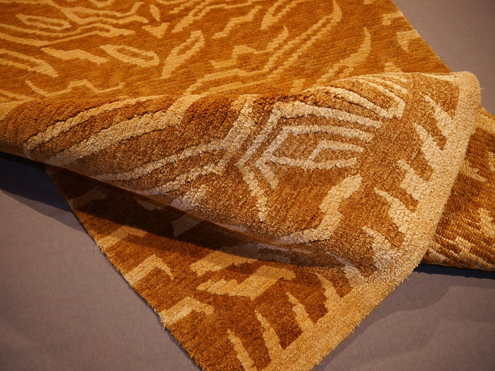 Tibetan rug Tiger silk and wool in colors sand and cashew, hand-knotted&nbsp;6 x 3 ft, Item no. 16078