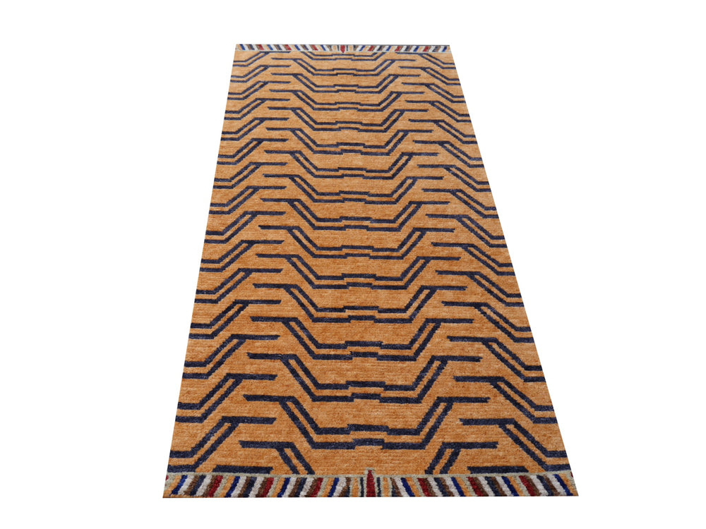 Tibetan Tiger Rug 6 x 3 ft hand-knotted
Exclusive Tibetan Tiger rug, hand-knotted from wool, Rug No.: 16084