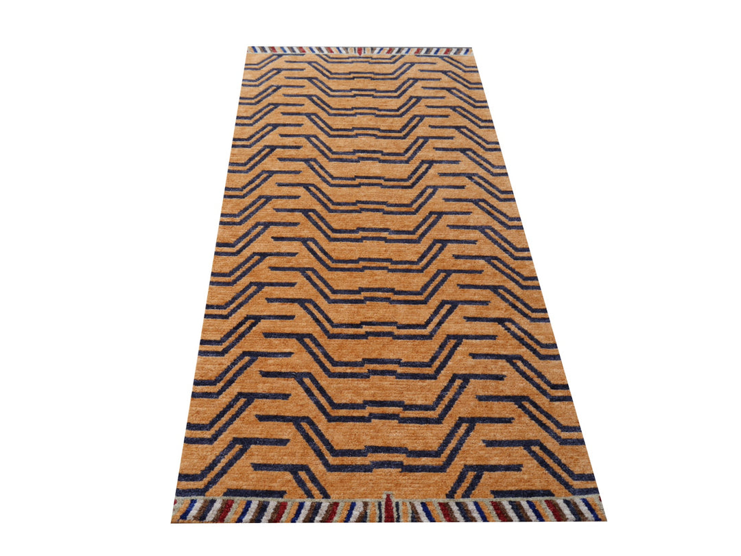 Tibetan Tiger Rug 6 x 3 ft hand-knotted
Exclusive Tibetan Tiger rug, hand-knotted from wool, Rug No.: 16084