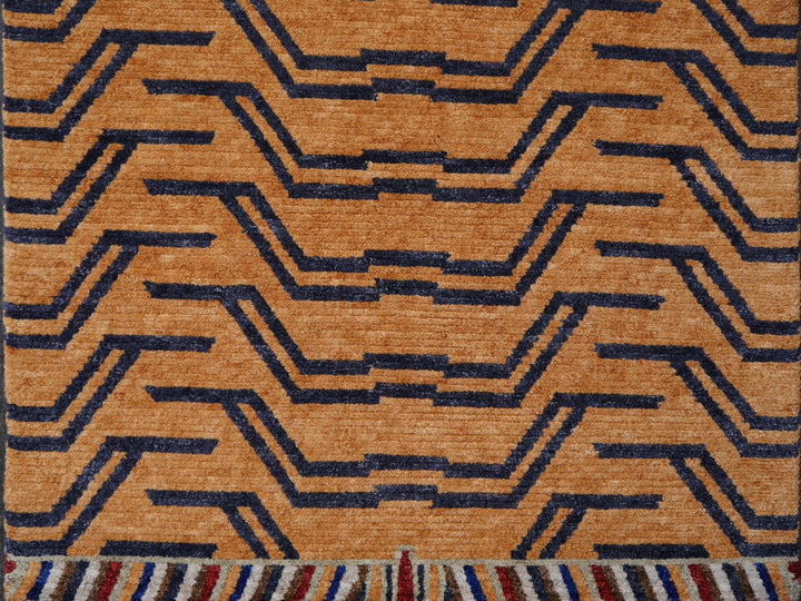 Tibetan Tiger Rug 6 x 3 ft hand-knotted
Exclusive Tibetan Tiger rug, hand-knotted from wool, Rug No.: 16084
