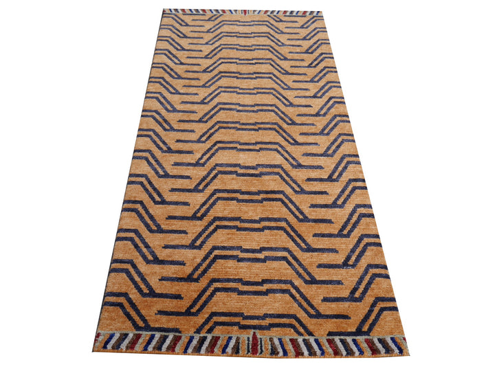 Tibetan Tiger Rug 6 x 3 ft hand-knotted
Exclusive Tibetan Tiger rug, hand-knotted from wool, Rug No.: 16084
