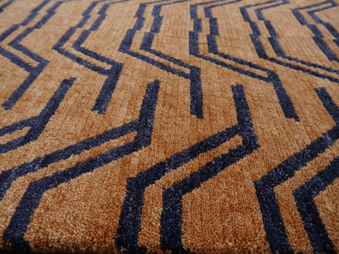 Tibetan Tiger Rug 6 x 3 ft hand-knotted
Exclusive Tibetan Tiger rug, hand-knotted from wool, Rug No.: 16084